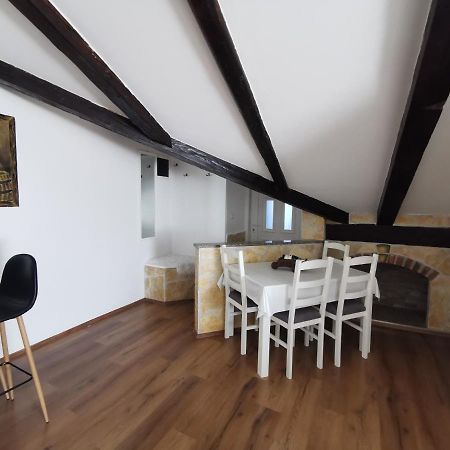 Loft Apartment Πούλα Εξωτερικό φωτογραφία