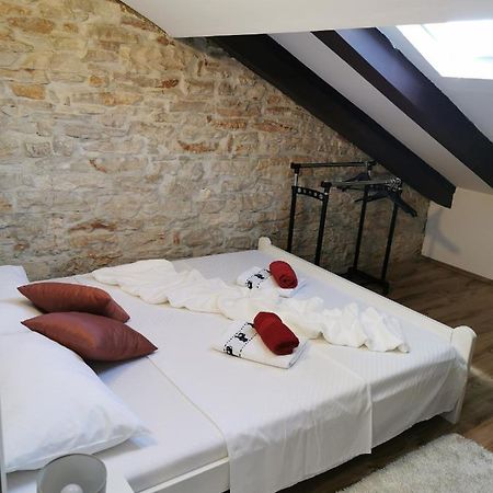 Loft Apartment Πούλα Εξωτερικό φωτογραφία