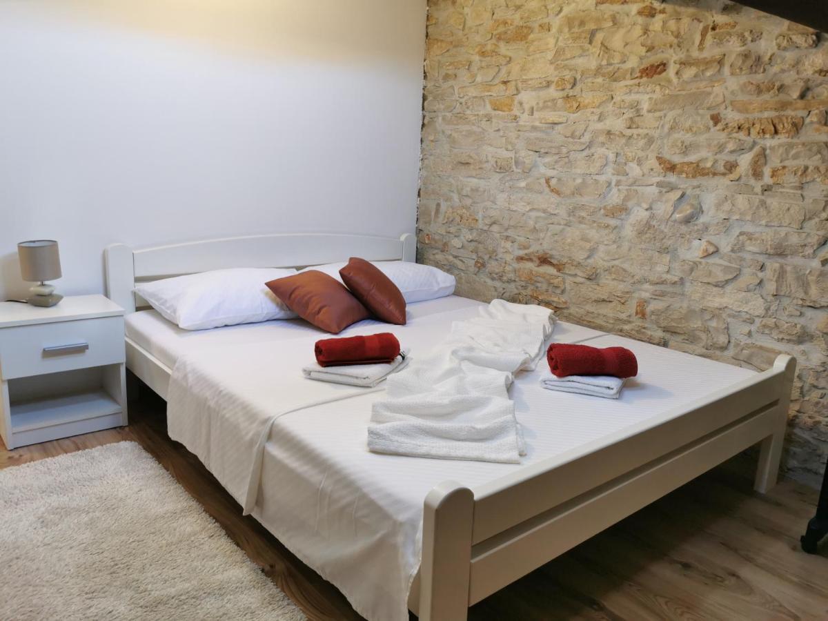 Loft Apartment Πούλα Εξωτερικό φωτογραφία