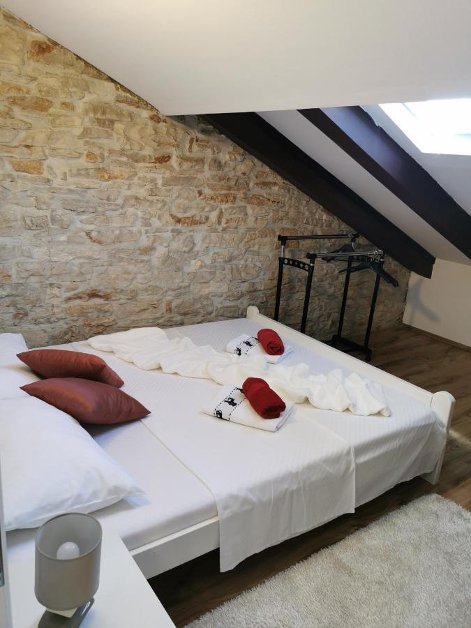 Loft Apartment Πούλα Εξωτερικό φωτογραφία
