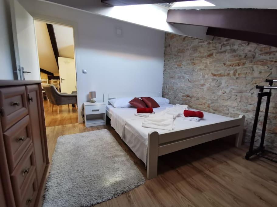 Loft Apartment Πούλα Εξωτερικό φωτογραφία