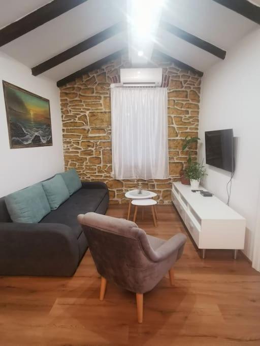 Loft Apartment Πούλα Εξωτερικό φωτογραφία